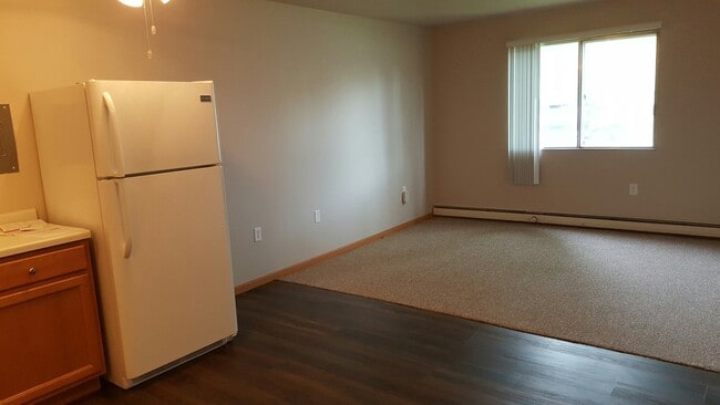 great room - 55 Chicago St