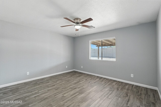 Building Photo - 8515 Placita De Lorena
