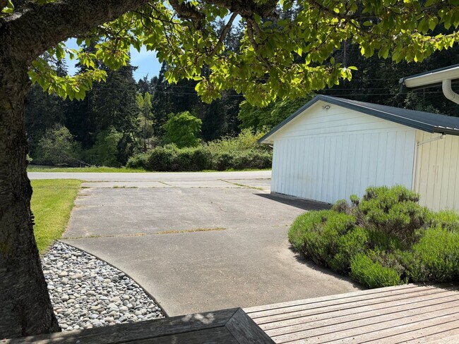 Building Photo - Harrington Lagoon Water View Home!