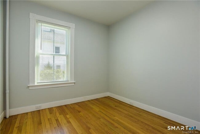 Building Photo - 21 Bayview Ave