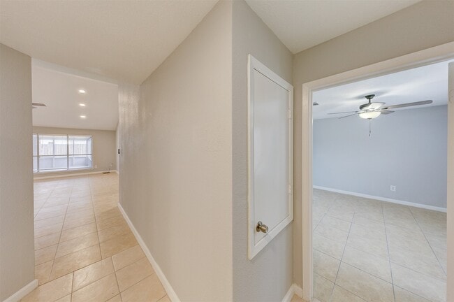 Building Photo - 16926 Manowar Ln