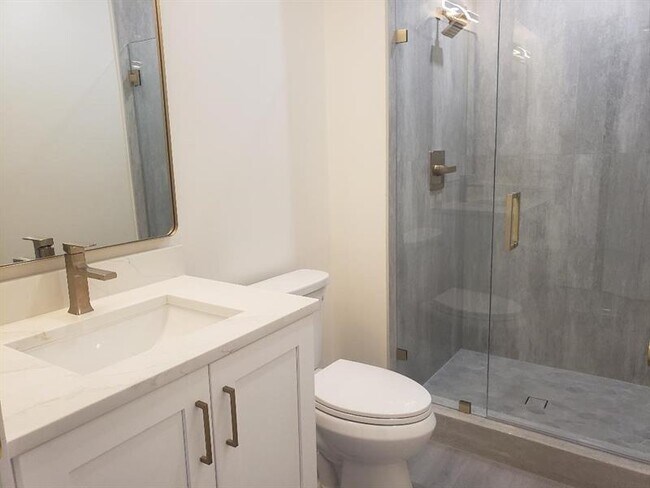 Building Photo - 829 Camino Rd