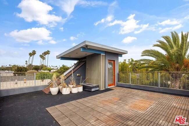 Building Photo - 621 San Juan Ave