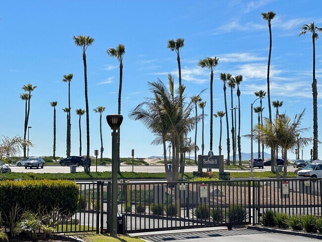 Building Photo - 2 Bedroom + 2 Bathroom Condo |  Surfside IV Gated Community | Unfurnished