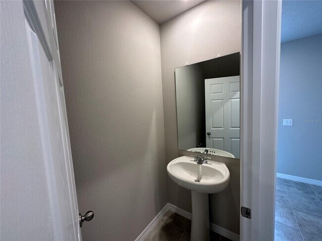 Building Photo - New 3 Bed, 2.5 Bath Townhouse for Sale in ...