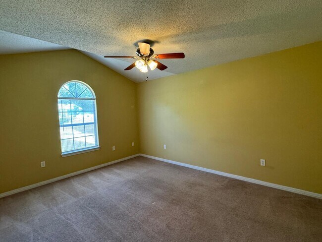 Building Photo - 2870 Aplin Rd