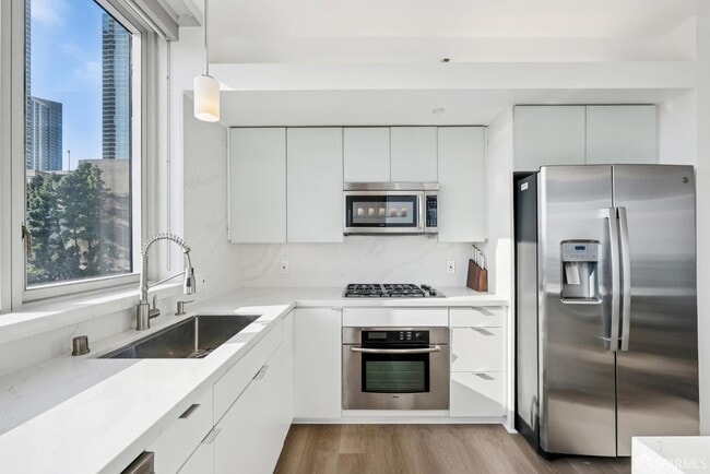 Building Photo - 501 Beale St