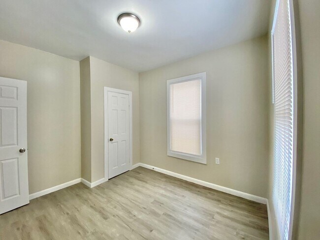 Building Photo - 39 Acushnet Ave