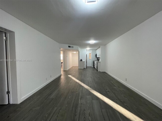 Building Photo - 7800 S Colony Cir