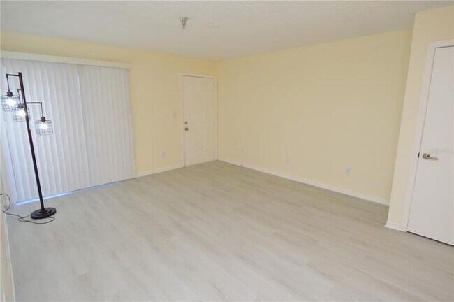 Building Photo - 10263 Gandy Blvd N