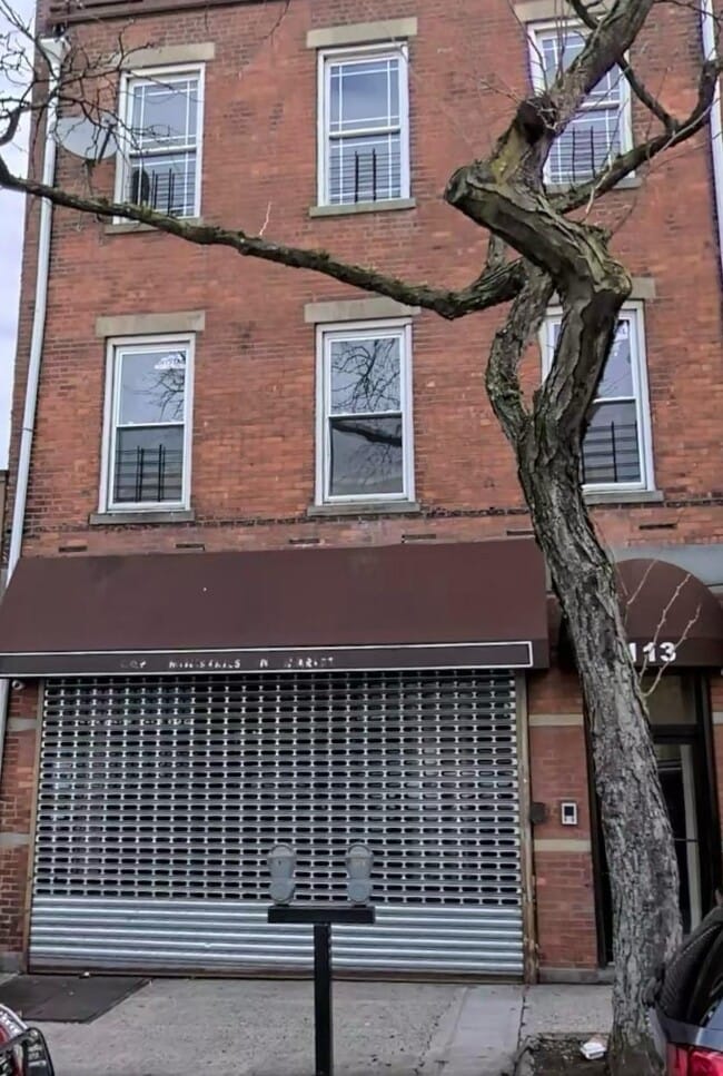 Primary Photo - 113 S 4th Ave