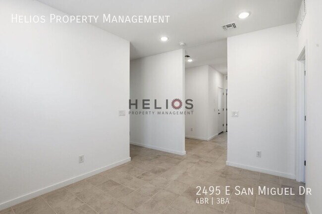 Building Photo - 2495 E San Miguel Dr
