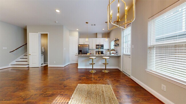 Building Photo - 5430 Camaguey St