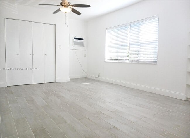 Building Photo - 4109 N Ocean Dr