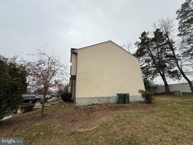 Building Photo - 4345 Normandy Ct