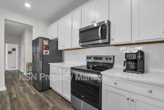 Building Photo - 107 Firefly Cir