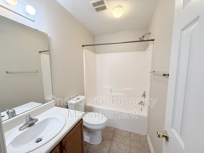 Building Photo - 2738 W Tharpe St