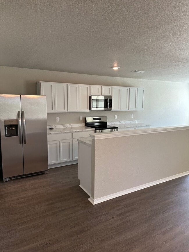Building Photo - Pre-Leasing Now! Beautiful 3-Bedroom, 2-Bath Home in Prospect Farms | Available July 14