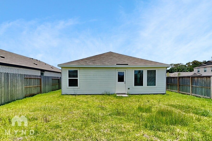 Building Photo - 922 Lago Laceno Ln