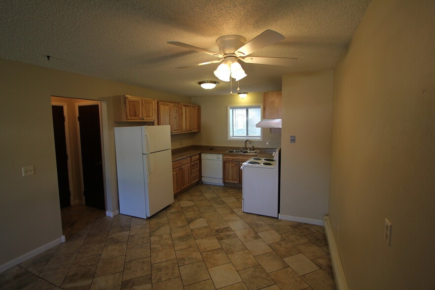 Kitchen - 1644 Kelby Dr