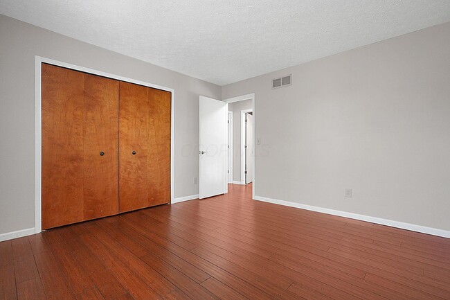 Building Photo - 7961 Pinehill Rd