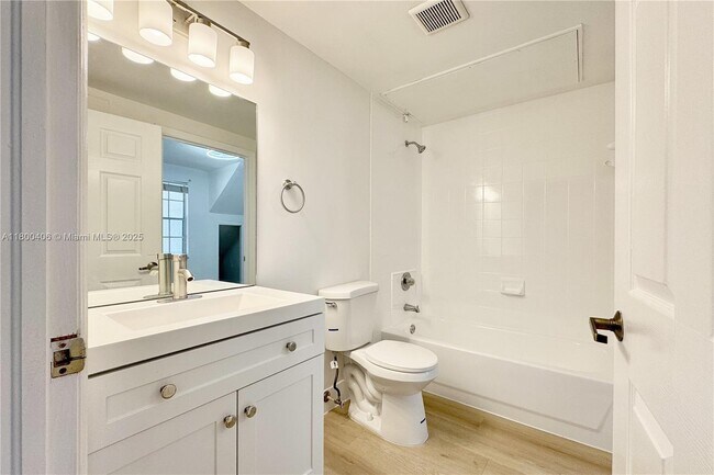 Building Photo - 775 SW 148th Ave
