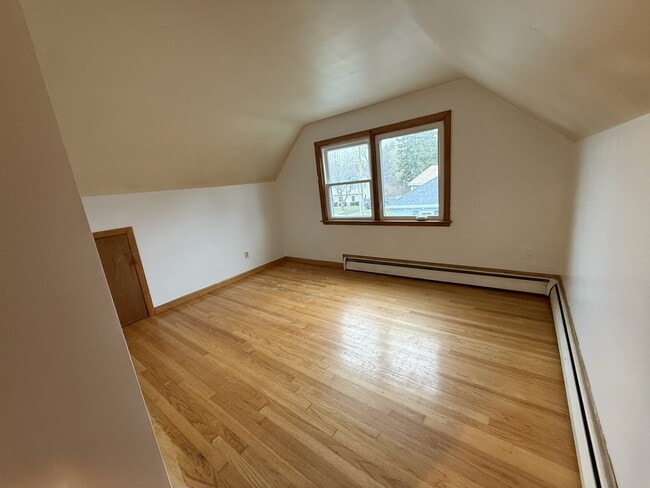 Building Photo - 63 Vera St