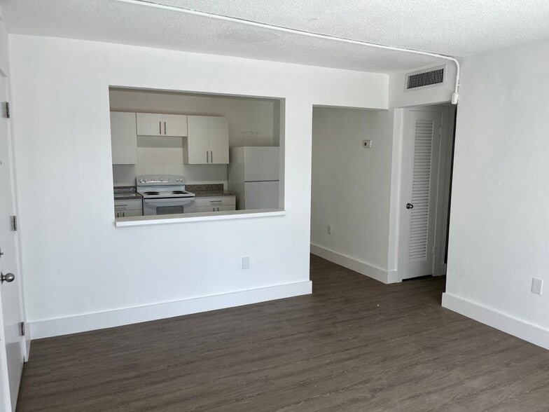 Building Photo - Trece Urim