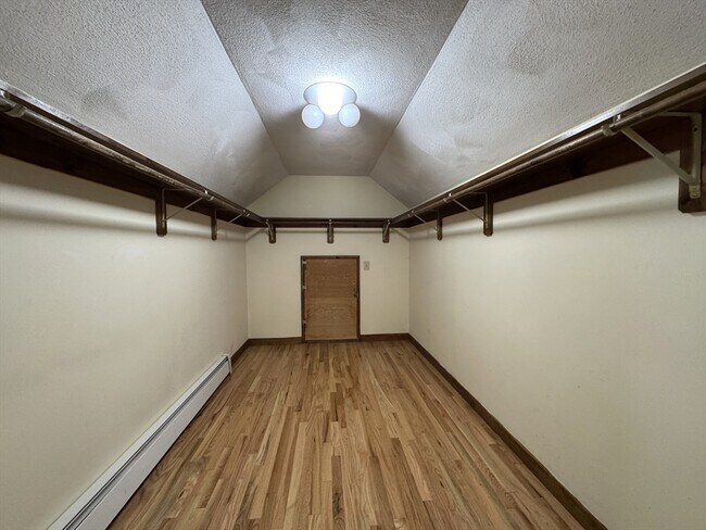 Building Photo - 61 Carlton Ln