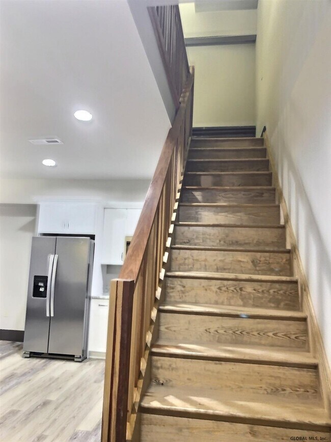 Building Photo - 34 William St