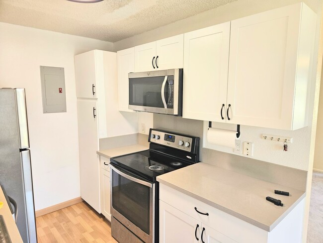 Building Photo - Waipio Gentry 2 Bed 1 Bath 1 Park 2nd Story Townhome