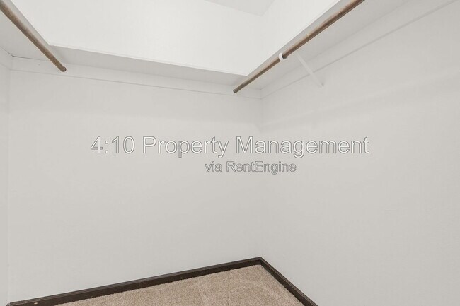 Building Photo - 2063 E Aspen Dr