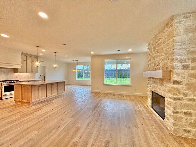 Building Photo - Gorgeous Ridgefield Home