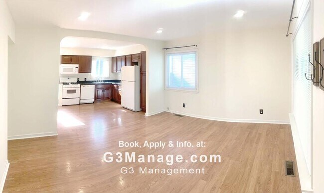 Building Photo - 5052 Walsh Dr