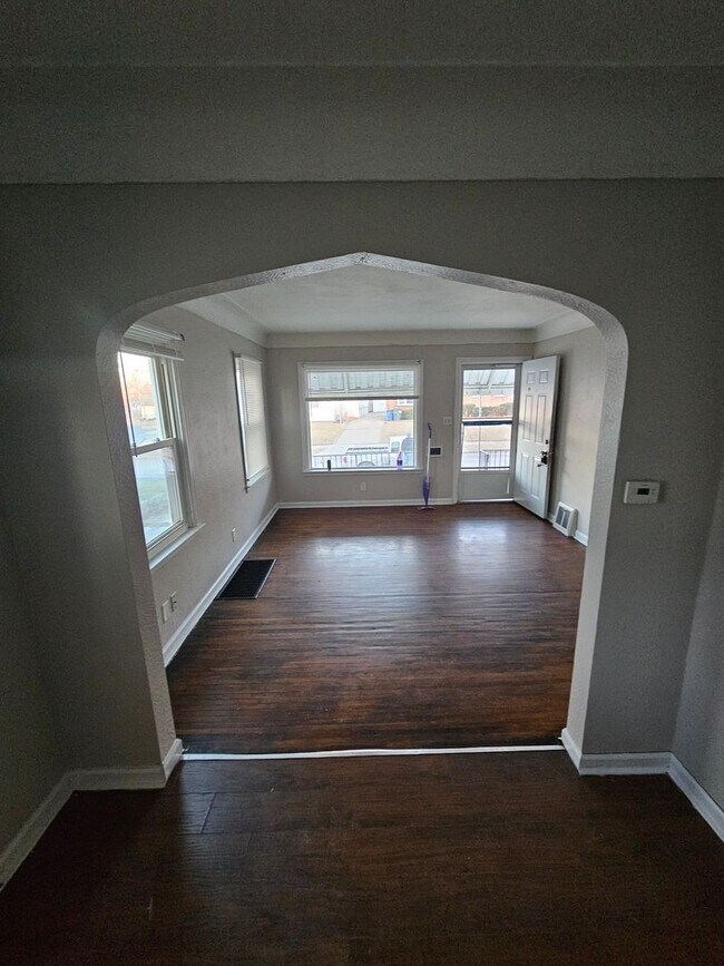 Building Photo - 4239 Asbury Dr