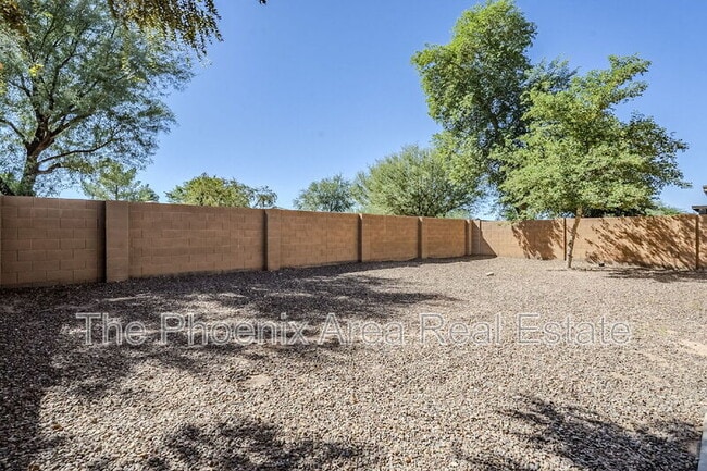 Building Photo - 45929 W Sky Ln