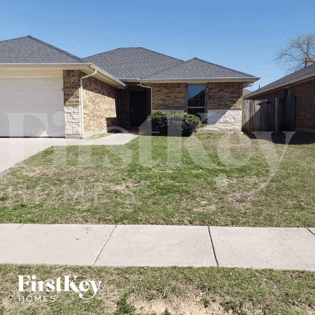 Building Photo - 3445 Cayman Dr