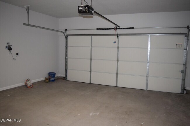 Building Photo - 1103 Nickel Hl Ave