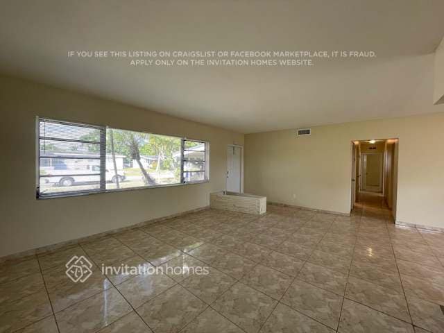 Building Photo - 510 NE 172nd St