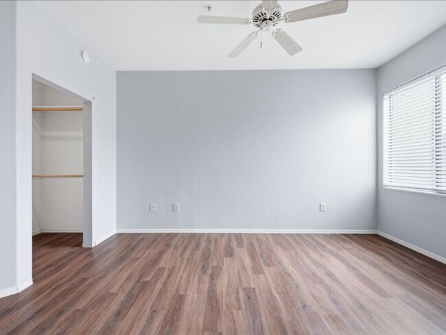 Building Photo - Charming 1 Bed / 1 Bath with Resort-Style Amenities!