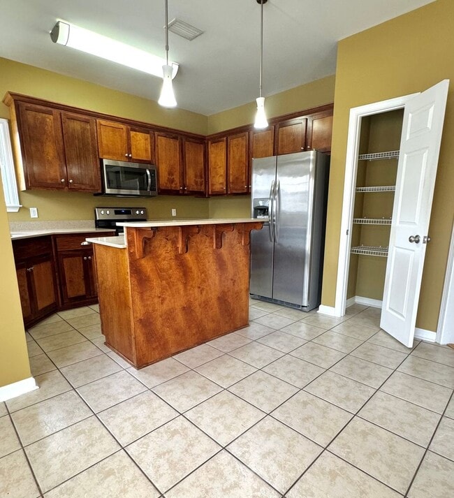 Building Photo - 112 Autumn Way