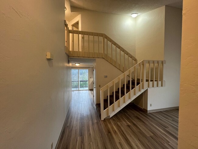 Building Photo - 3 Bedroom in Southeast Eugene