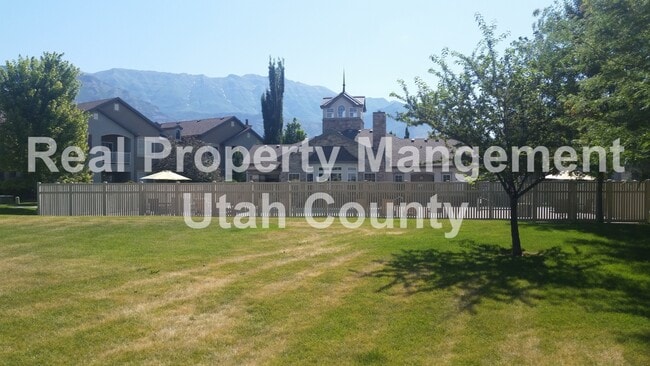 Building Photo - Pemberley HOA Condo, Close to the Clubhouse