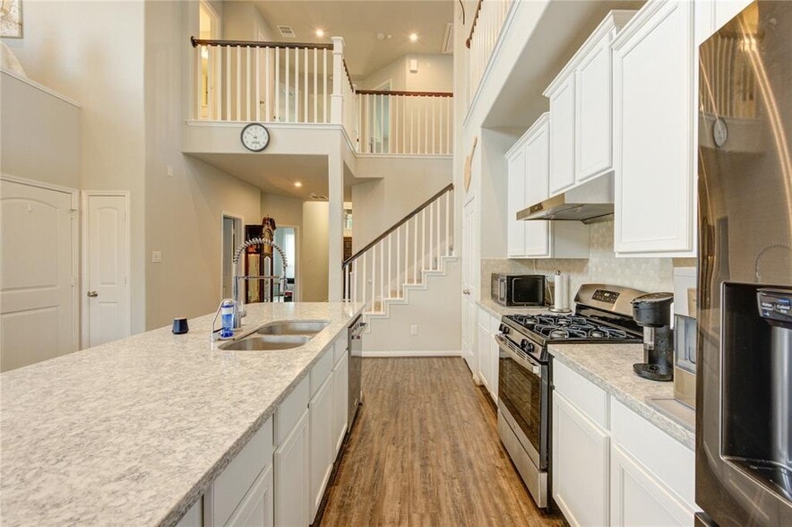Building Photo - 30434 Butternut Oak Ln