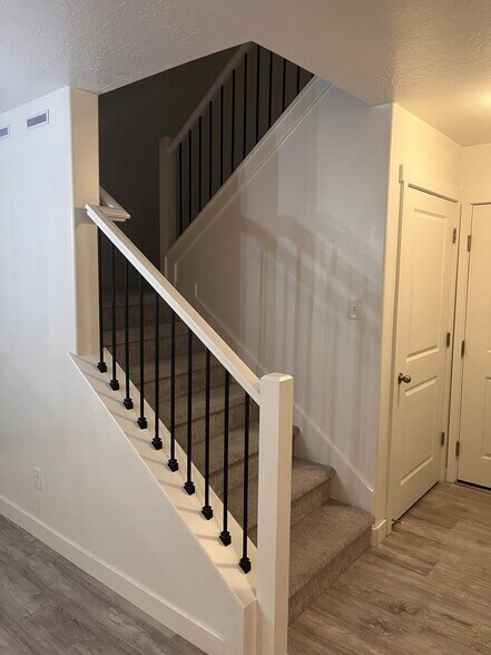 Building Photo - 1156 S 800 W