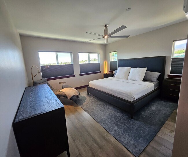Building Photo - Turn-key Fully Furnished in Paradise Ridge...