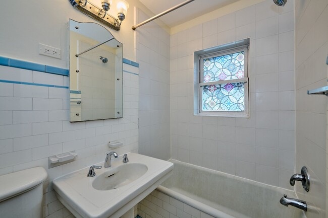 Building Photo - 1112 Grove St