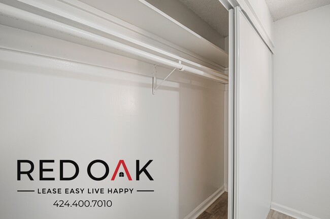 Building Photo - 1415 N Durant St