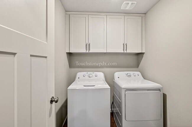 Building Photo - 11333 SE Courteous Ct