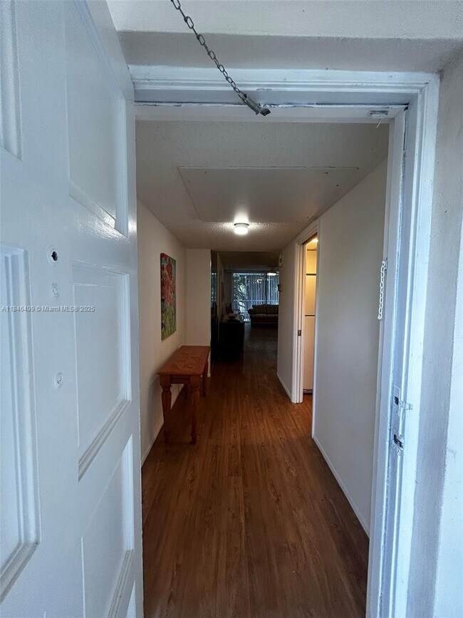 Building Photo - 3000 S Course Dr
